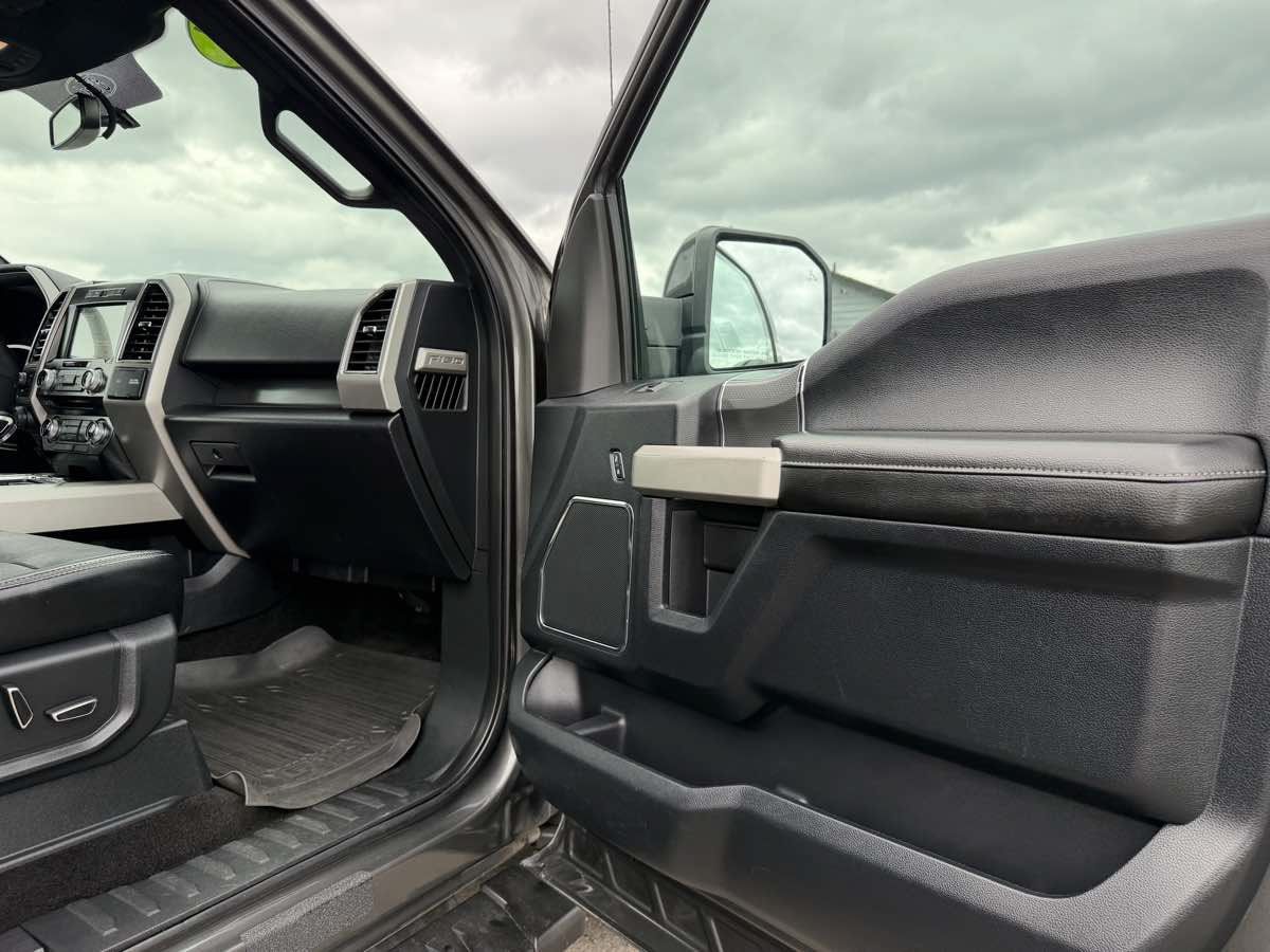 Used 2017 Ford F150 Lariat w/ Equipment Group 501A Mid AWD/4WD image 18