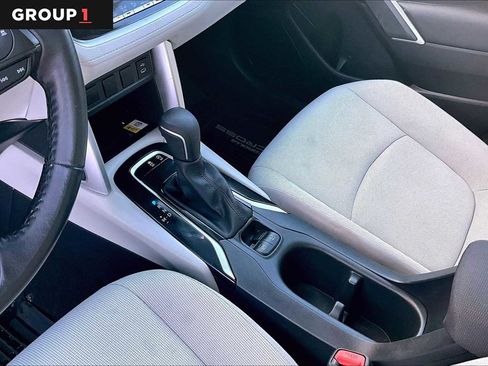 Used 2023 Toyota Corolla Cross LE w/ Moonroof Package image 17