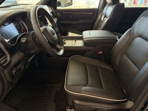 Used 2025 RAM 1500 Limited w/ Off Road Group AWD/4WD image 9