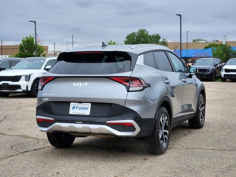 Certified 2024 Kia Sportage EX AWD/4WD image 3