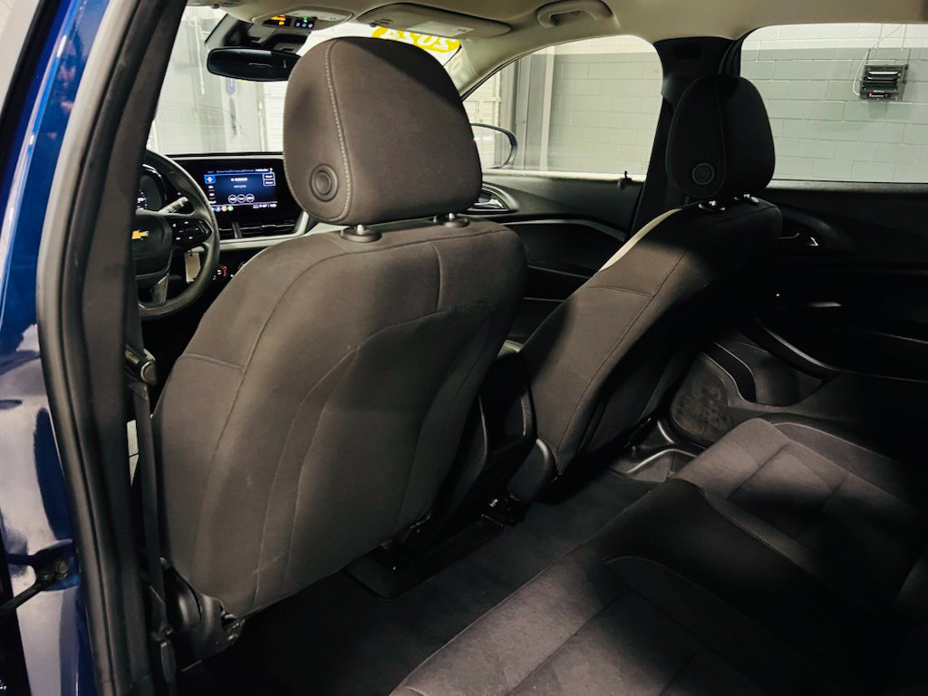 Used 2024 Chevrolet Trax LS w/ LS Convenience Package FWD image 25