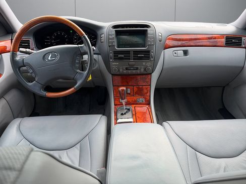 Used 2005 Lexus LS 430 RWD image 7