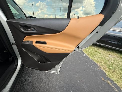 Used 2018 Chevrolet Equinox Premier FWD image 20