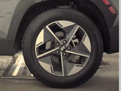Used 2025 Hyundai Tucson SEL FWD image 9