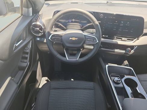 New 2026 Chevrolet Equinox LT w/ Safety and Technology Package FWD image 11