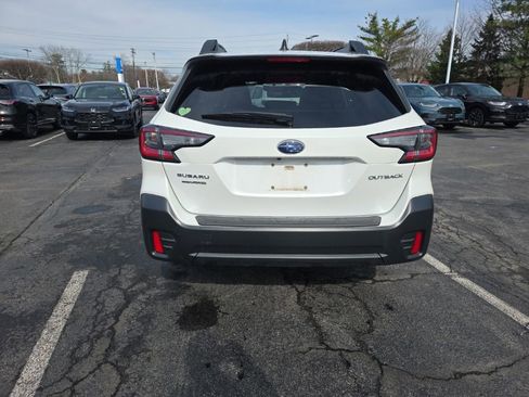 Used 2021 Subaru Outback Premium image 6