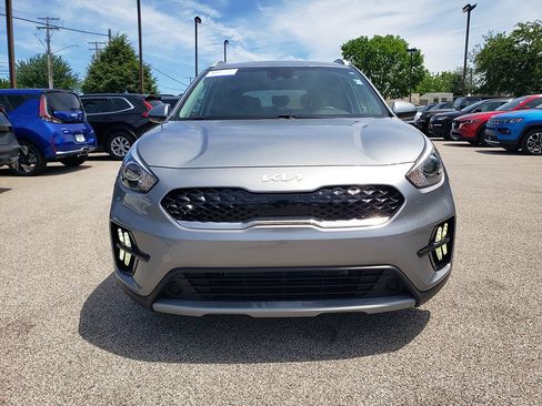 Used 2022 Kia Niro LXS FWD image 2