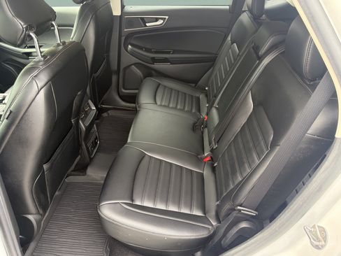 Used 2019 Ford Edge SEL w/ Equipment Group 201A AWD/4WD image 29