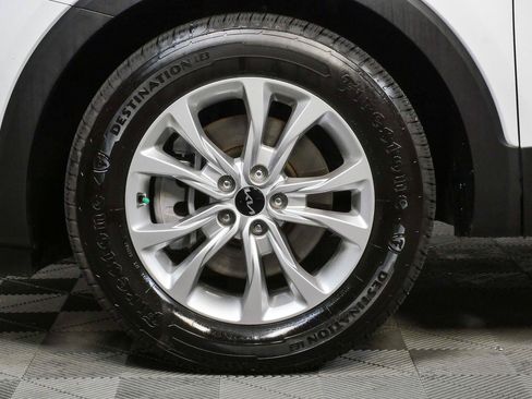 Used 2022 Kia Telluride LX AWD/4WD image 35