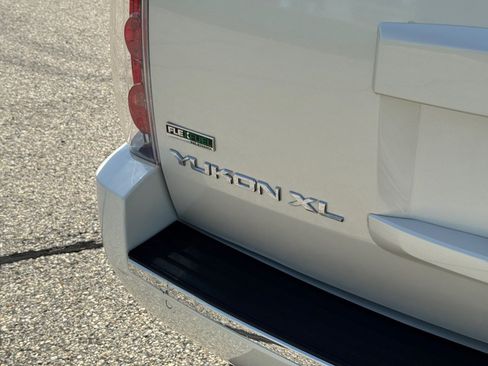 Used 2010 GMC Yukon XL Denali AWD/4WD image 17