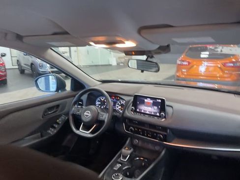 Used 2023 Nissan Rogue S image 12