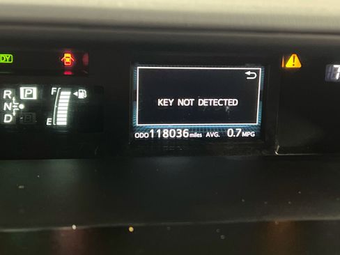 Used 2017 Toyota Prius V Three image 21