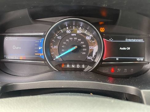 Used 2019 Ford Explorer XLT w/ Equipment Group 202A AWD/4WD image 18