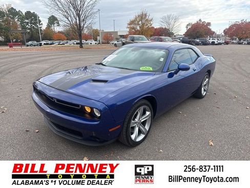 Used 2018 Dodge Challenger SXT w/ Super Sport Group (SS/T) image 1