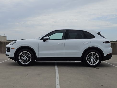 Certified 2026 Porsche Cayenne AWD/4WD image 2