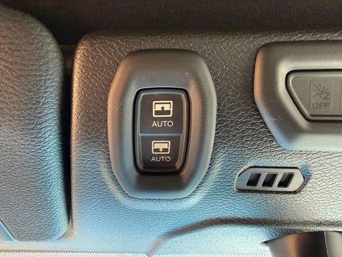 Used 2022 Jeep Wrangler Unlimited Sport w/ Sun And Sound Package image 26