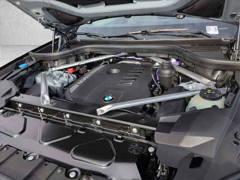 New 2026 BMW X5 xDrive40i w/ M Sport Package image 17