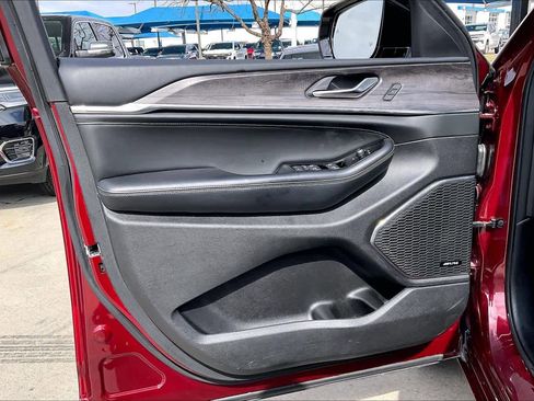 Used 2023 Jeep Grand Cherokee L Overland image 20