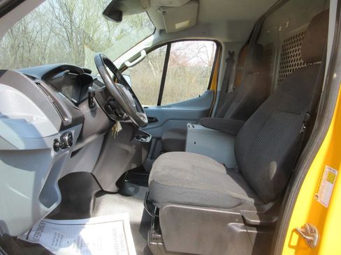 Used 2017 Ford Transit 250 130 Low Roof image 31