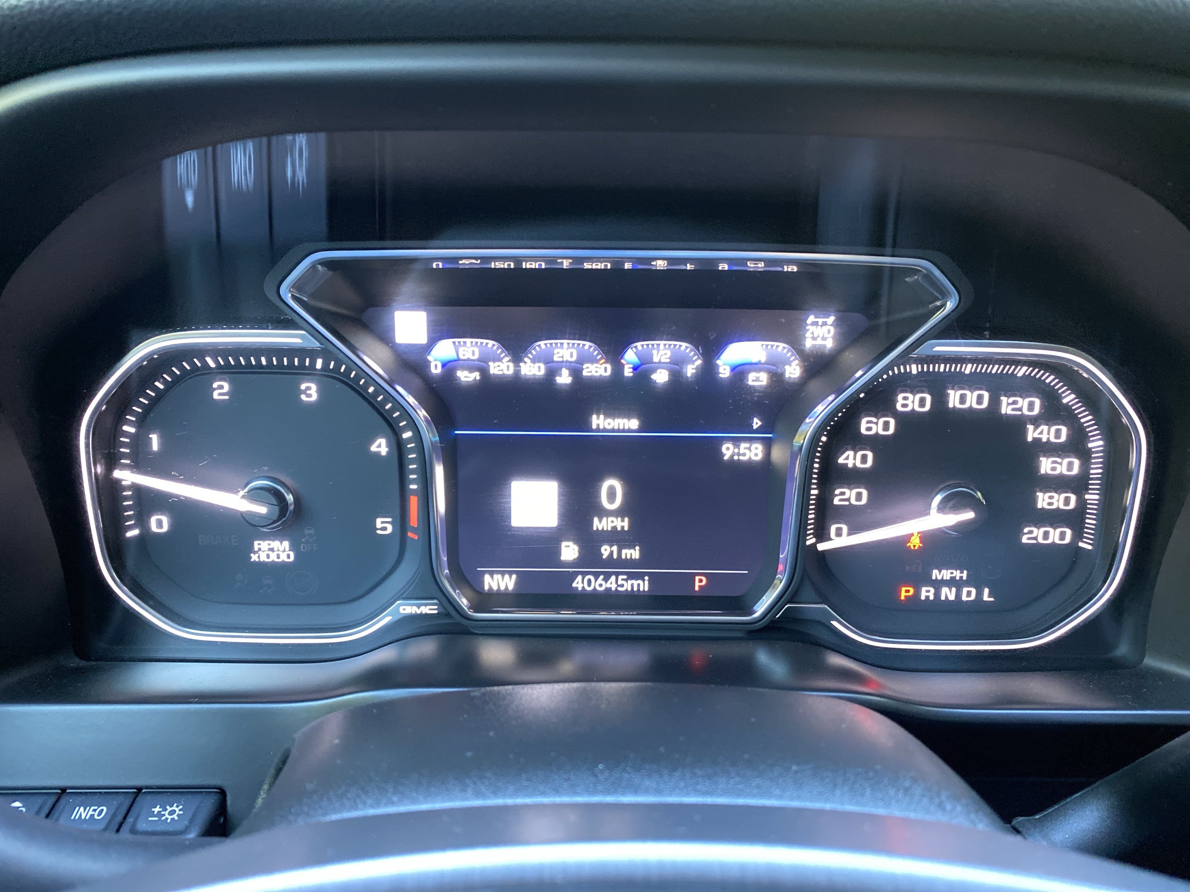 Used 2021 GMC Sierra 2500 AT4 w/ AT4 Premium Plus Package AWD/4WD image 23