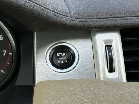 Used 2017 Land Rover Range Rover Evoque SE image 44