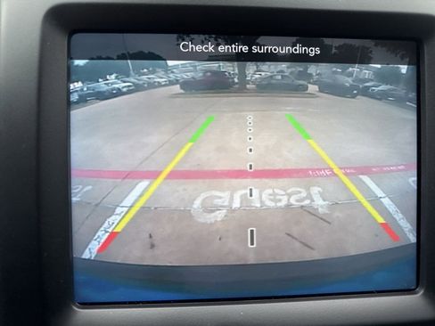 Used 2022 Jeep Cherokee Latitude Lux FWD image 6