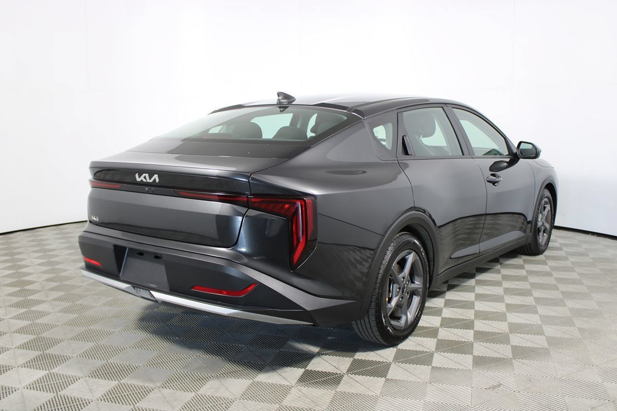 Used 2025 Kia K4 FWD image 5