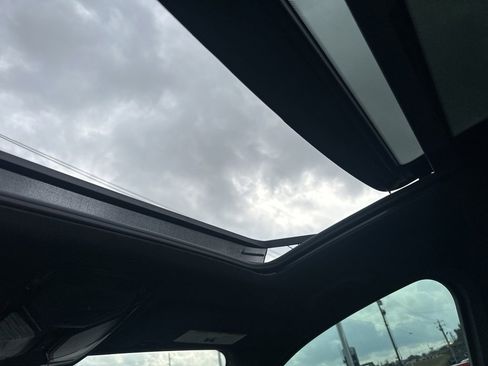 Used 2026 BMW X5 xDrive40i w/ M Sport Package image 8