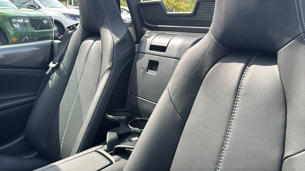 Used 2024 MAZDA MX-5 Miata Grand Touring RWD image 18