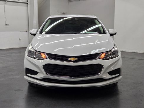 Used 2018 Chevrolet Cruze LS image 4
