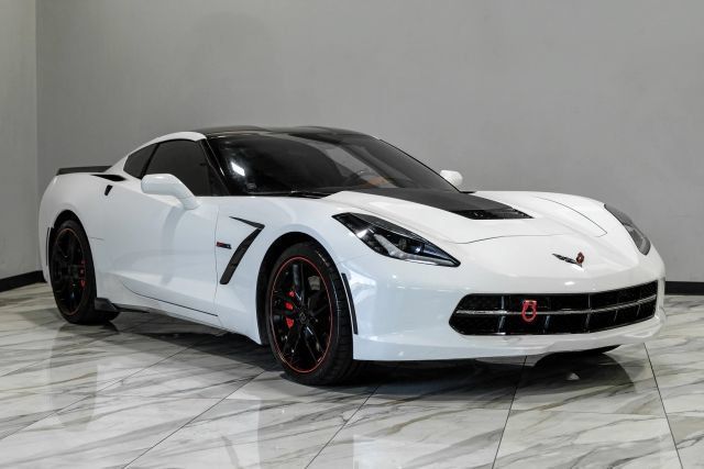 Used 2015 Chevrolet Corvette Stingray Coupe w/ 3LT Preferred Equipment Group RWD image 9