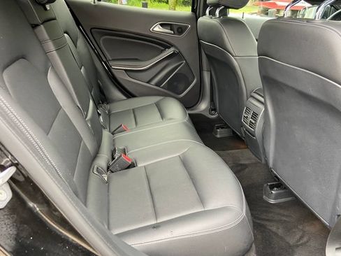 Used 2020 Mercedes-Benz GLA 250 4MATIC image 29