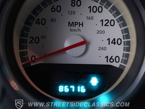 Used 2010 Dodge Challenger R/T RWD image 32