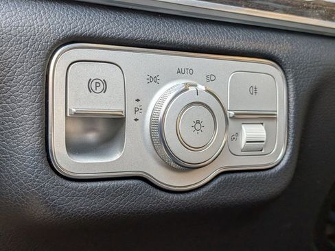 Used 2021 Mercedes-Benz GLE 450 4MATIC image 11