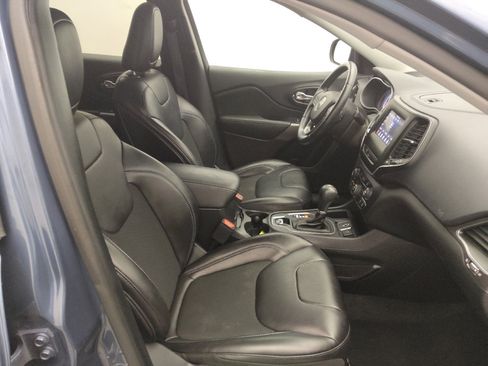 Used 2020 Jeep Cherokee Latitude Plus FWD image 21