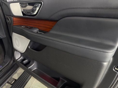 Used 2023 Lincoln Navigator Reserve image 39