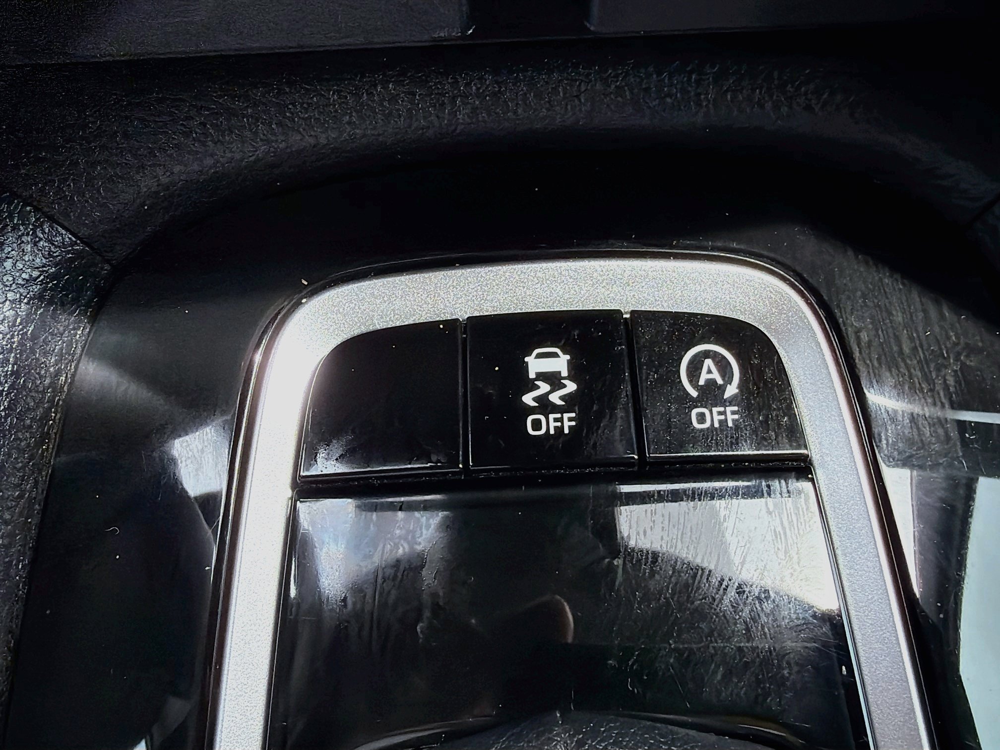 Used 2025 Toyota Corolla Cross LE FWD image 27