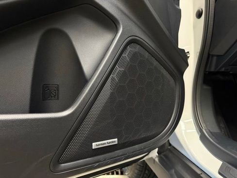 Used 2025 Subaru Outback Limited XT image 24