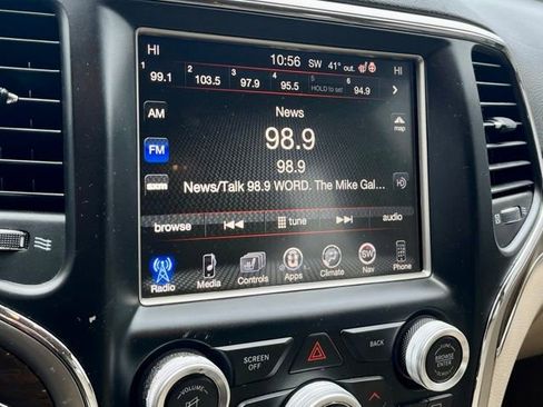 Used 2017 Jeep Grand Cherokee Limited image 26