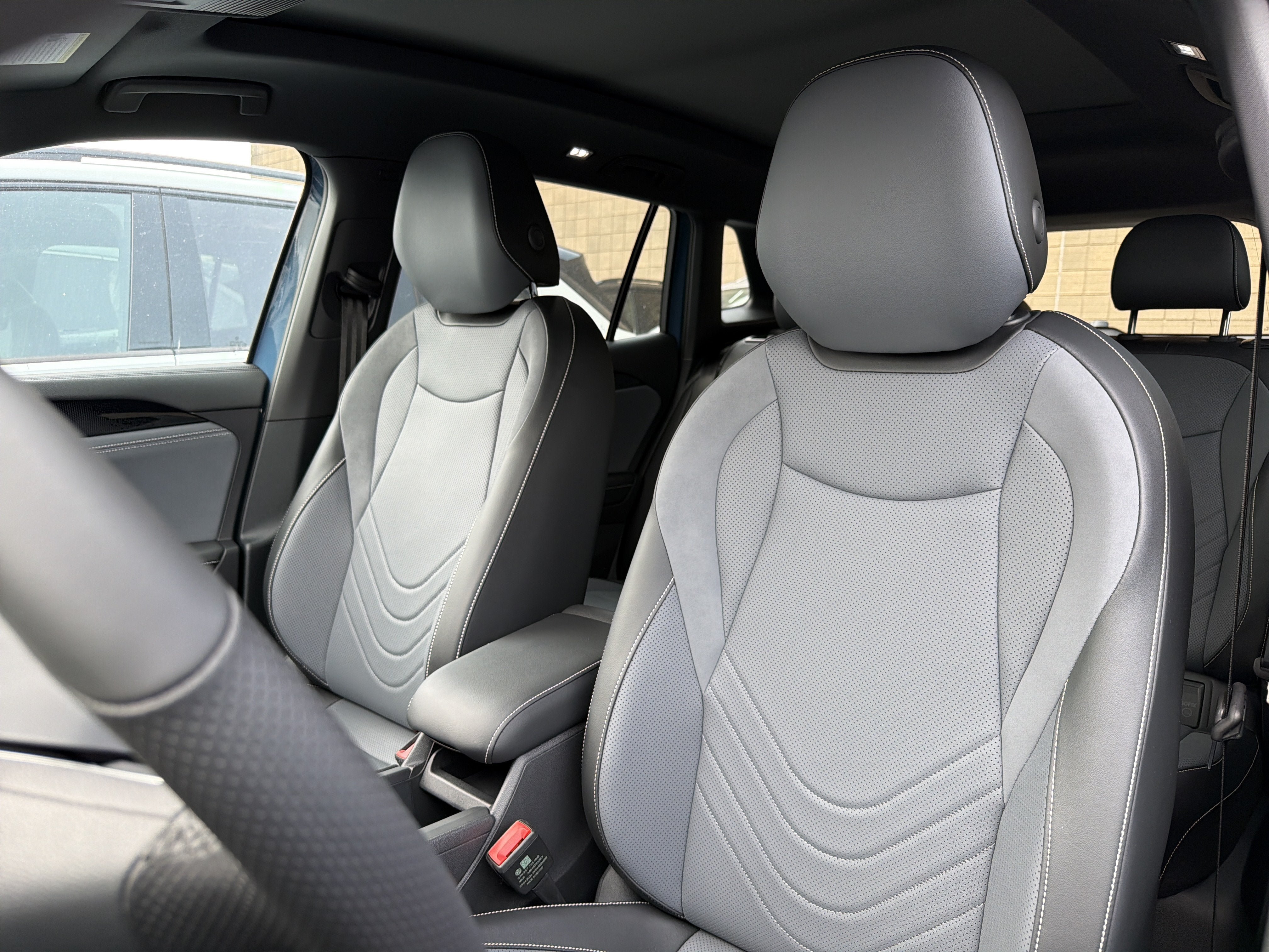 New 2026 Volkswagen Tiguan SE R-Line AWD/4WD image 10