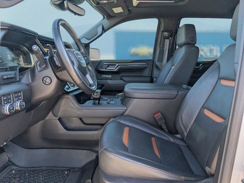 Used 2024 GMC Sierra 1500 AT4 w/ Technology Package image 18