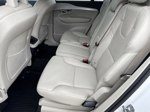 Used 2017 Volvo XC90 T5 Momentum w/ Vision Package image 24