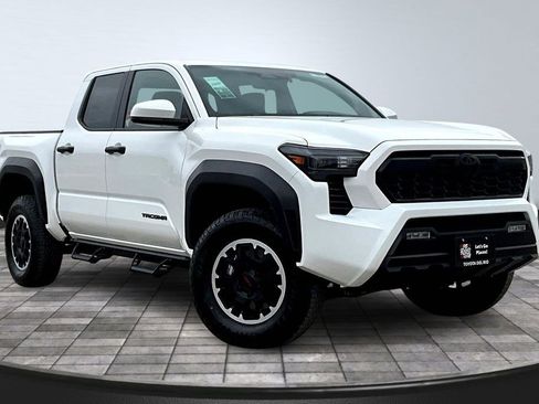 New 2026 Toyota Tacoma TRD Off-Road image 3