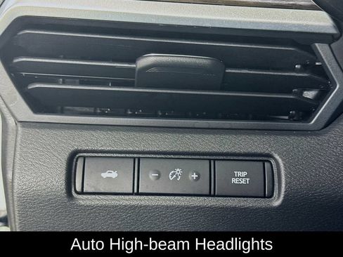 Used 2025 Nissan Altima 2.5 SV FWD image 11