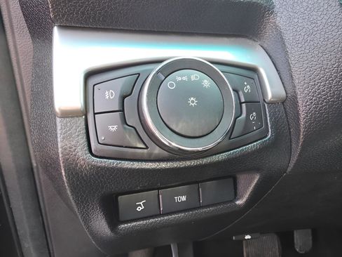 Used 2016 Ford Explorer XLT w/ Equipment Group 202A image 25