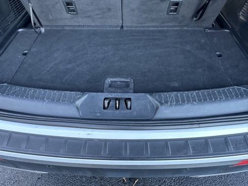 Used 2023 Ford Explorer XLT w/ Equipment Group 202A image 18