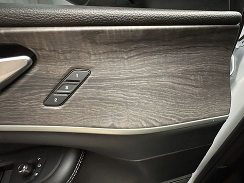 Used 2022 Jeep Grand Cherokee Limited 4xe image 11