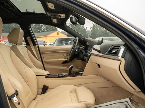Used 2016 BMW 340i Sedan RWD image 12