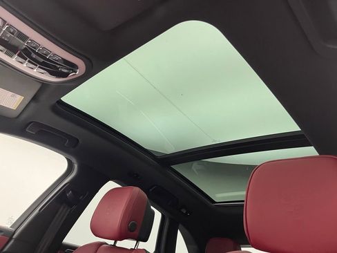 Used 2024 Porsche Macan S image 32