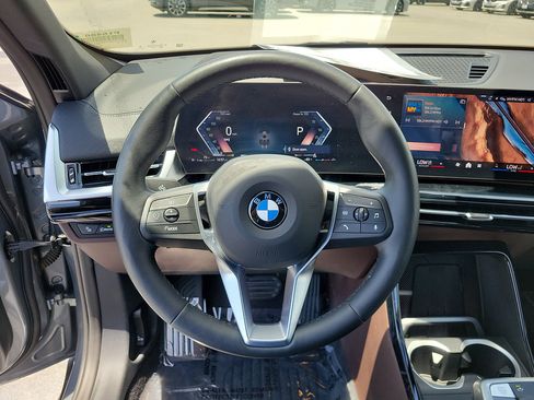 Used 2025 BMW X2 xDrive28i AWD/4WD image 25
